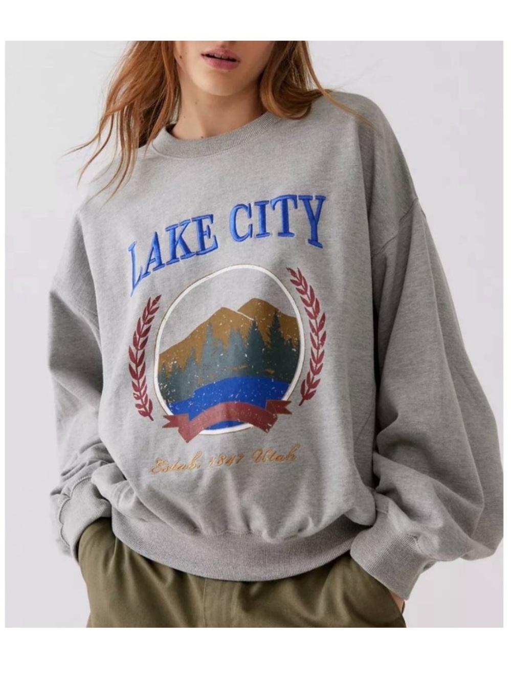 Urban Outfitters Lake City Crew Neck oversized Sweatshirt size Large